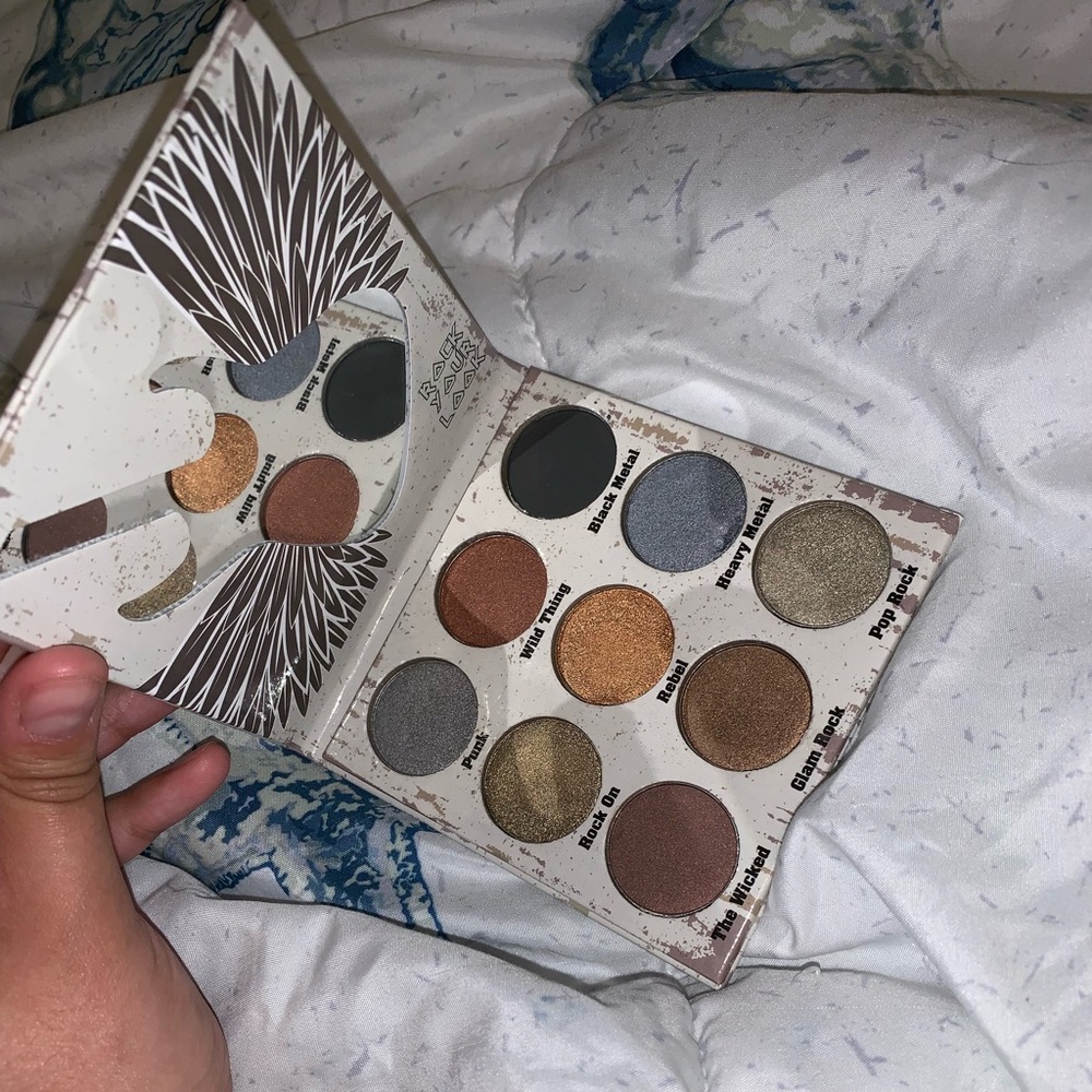 Crown pro glam metals palette